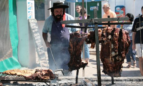 Churrasco Gaúcho: A Arte da Carne no Fogo de Chão