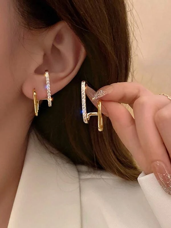 Brinco com decoração de strass – dourado