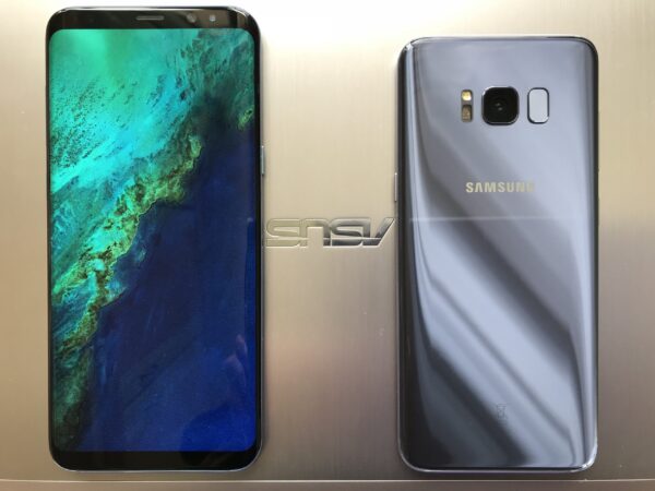 Celular Samsung Galaxy S Cinza - 8 GB de Memória e 128 GB de Armazenamento
