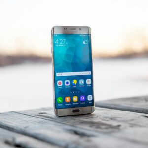 Celular Smartphone Samsung Silver 12 GB de Memória e 128 GB de Armazenamento