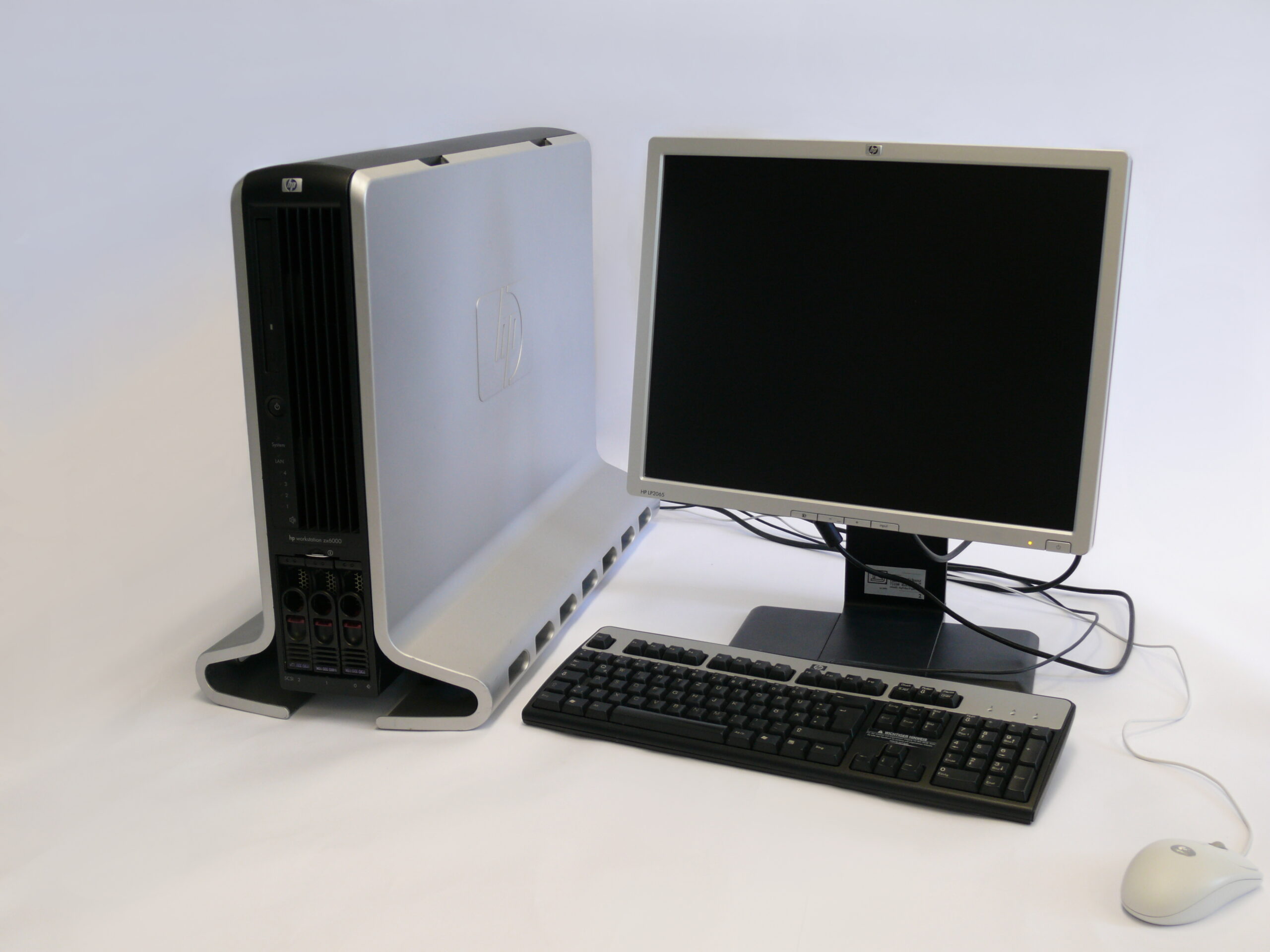 HP 9000 ZX6000 Itanium 2 Workstation